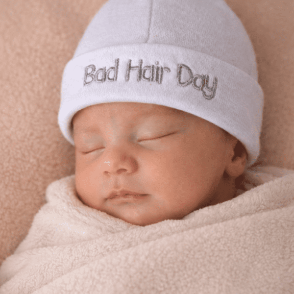 Geborduurde baby muts